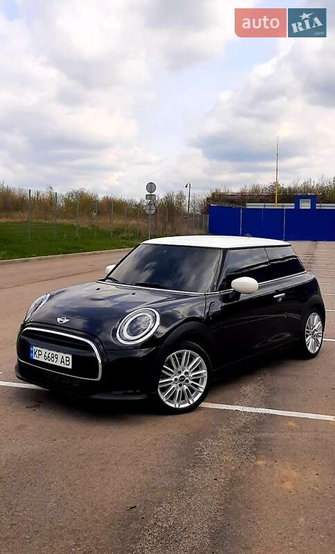 Хетчбек MINI Hatch 2022 в Запоріжжі