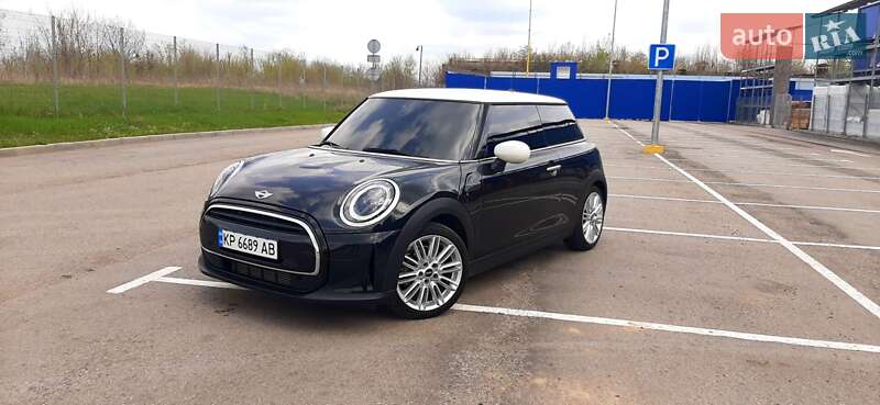 Хетчбек MINI Hatch 2022 в Запоріжжі