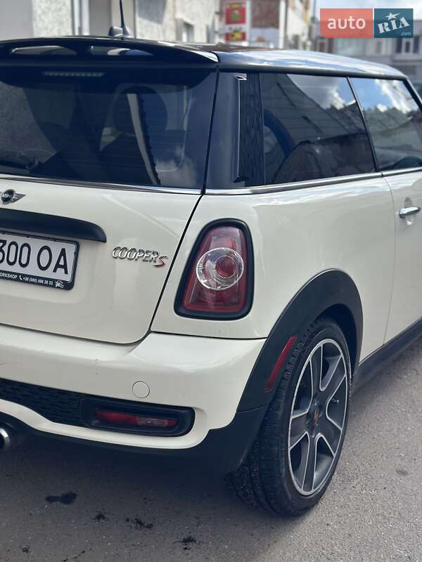 Хэтчбек MINI Hatch 2012 в Полтаве