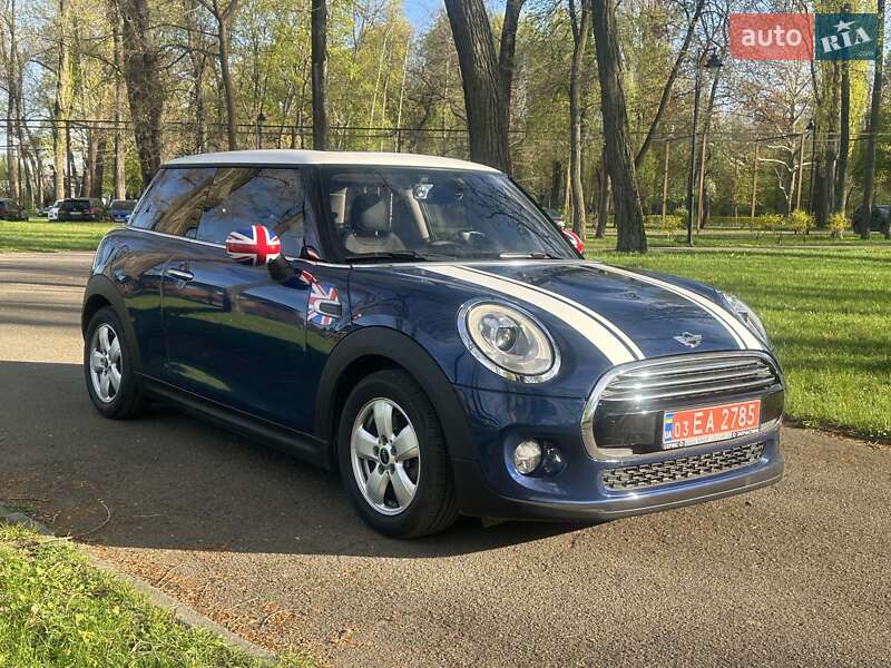 Хэтчбек MINI Hatch 2016 в Киеве