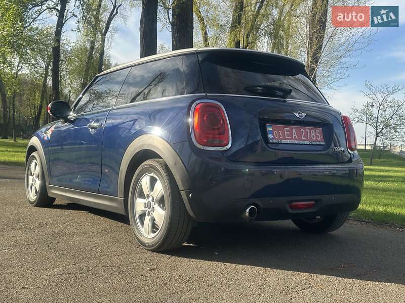 Хэтчбек MINI Hatch 2016 в Киеве