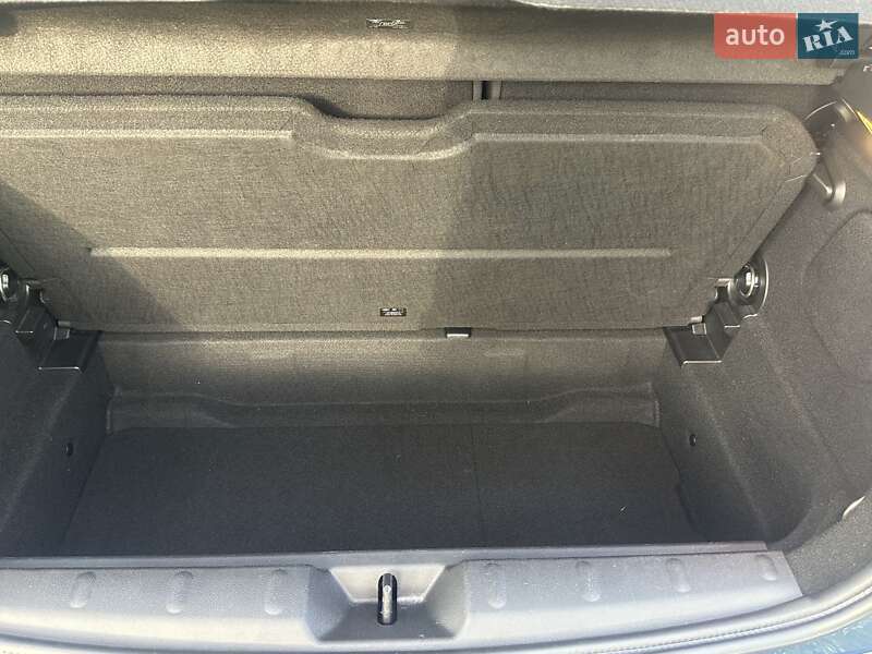 Хэтчбек MINI Hatch 2016 в Киеве