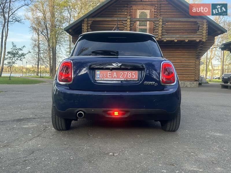 Хэтчбек MINI Hatch 2016 в Киеве
