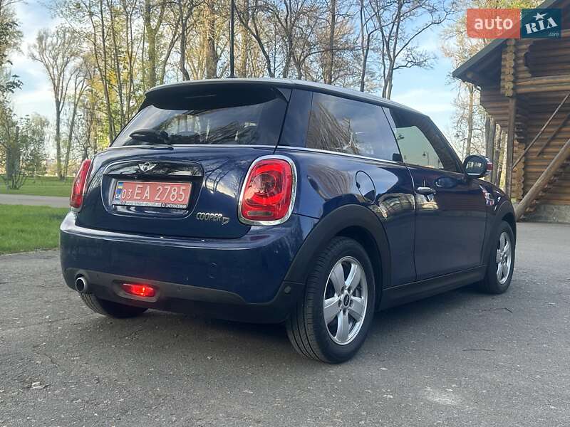 Хэтчбек MINI Hatch 2016 в Киеве