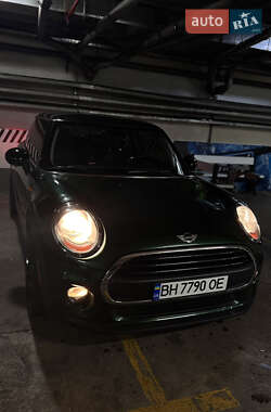 Хетчбек MINI Hatch 2014 в 