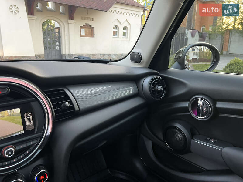 Хетчбек MINI Hatch 2017 в Києві