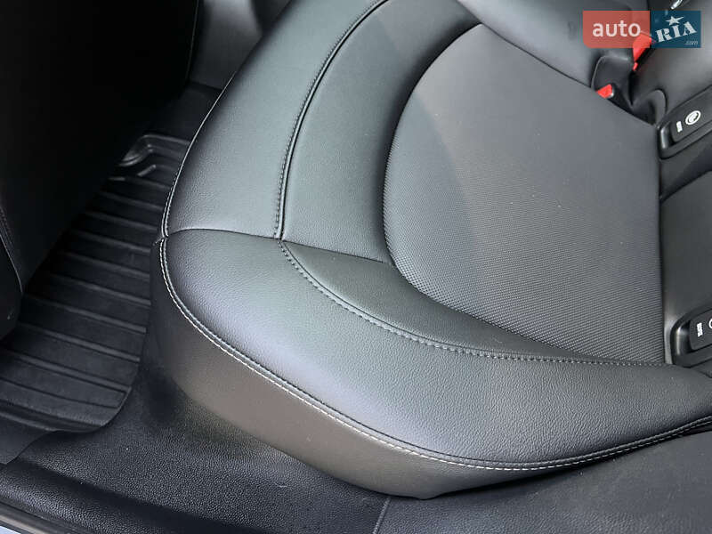 Хетчбек MINI Hatch 2017 в Києві