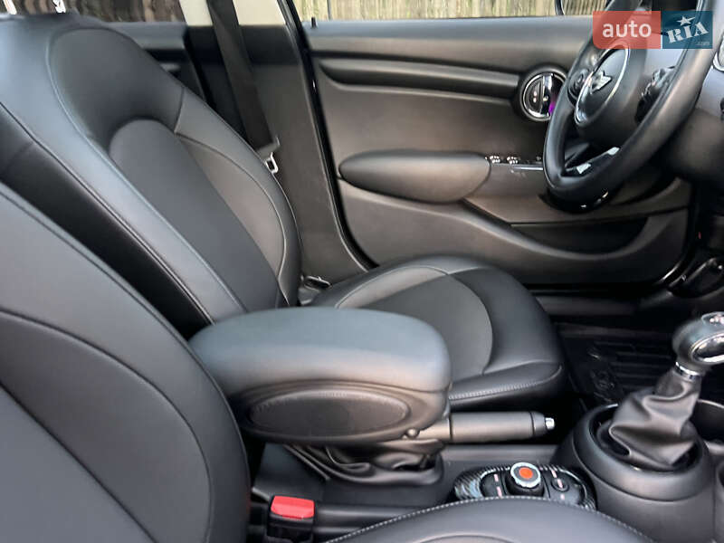 Хетчбек MINI Hatch 2017 в Києві