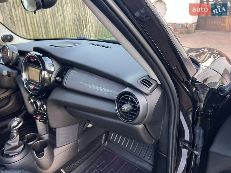 Хетчбек MINI Hatch 2017 в Києві