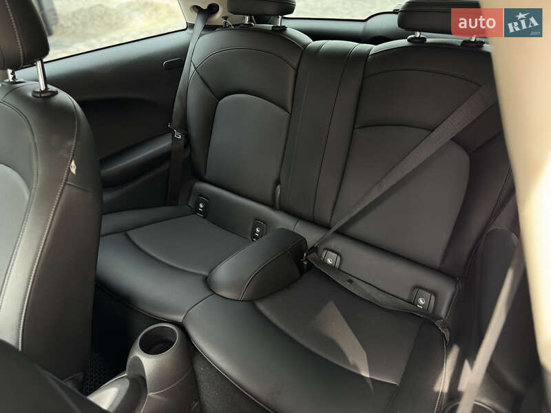 Хэтчбек MINI Hatch 2014 в Ивано-Франковске