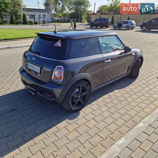 Хэтчбек MINI Hatch 2010 в Измаиле