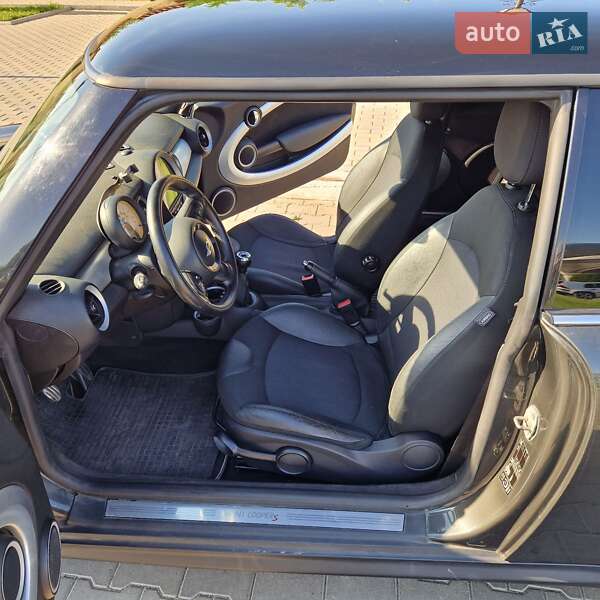 Хэтчбек MINI Hatch 2010 в Измаиле