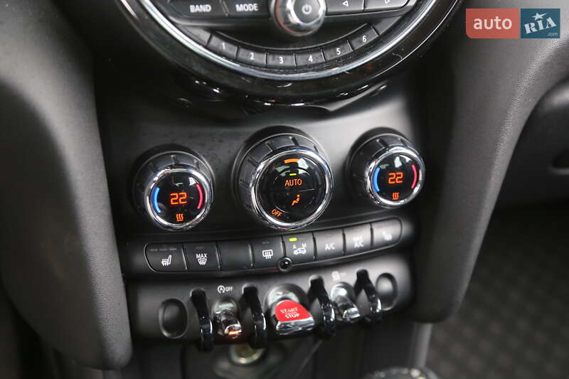 Хэтчбек MINI Hatch 2015 в Киеве