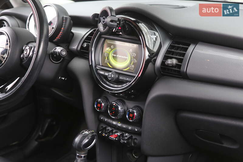 Хэтчбек MINI Hatch 2015 в Киеве