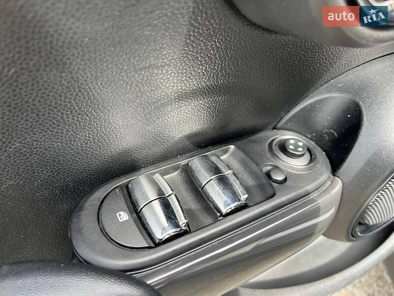 Хетчбек MINI Hatch 2014 в Києві