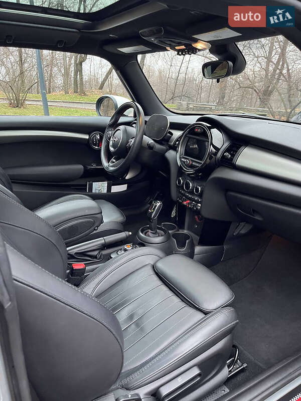 Хетчбек MINI Hatch 2020 в Києві