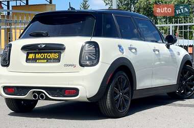 Хетчбек MINI Hatch 2017 в 