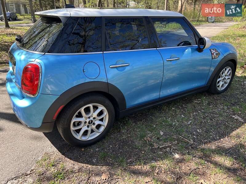 Хэтчбек MINI Hatch 2015 в Киеве
