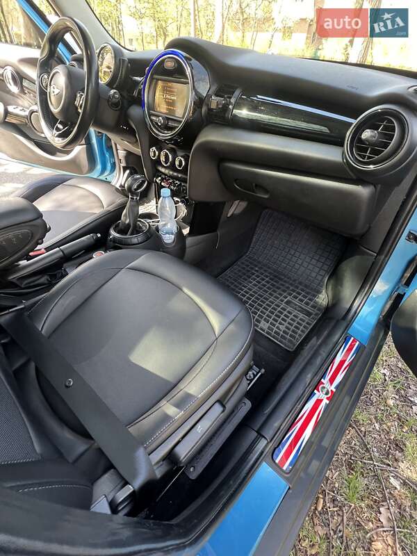 Хэтчбек MINI Hatch 2015 в Киеве