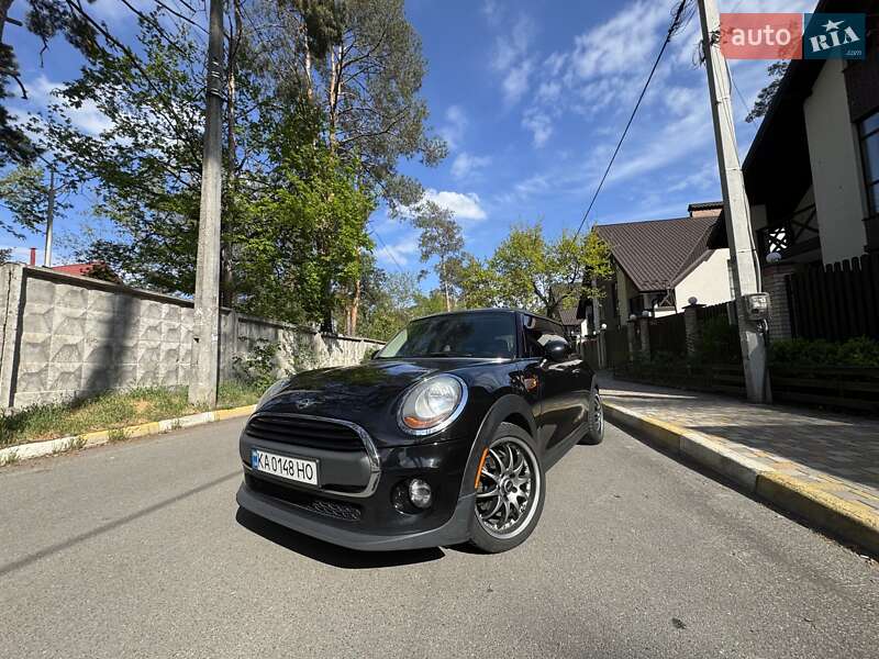 Хэтчбек MINI Hatch 2016 в Киеве