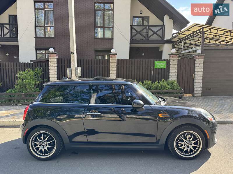 Хэтчбек MINI Hatch 2016 в Киеве