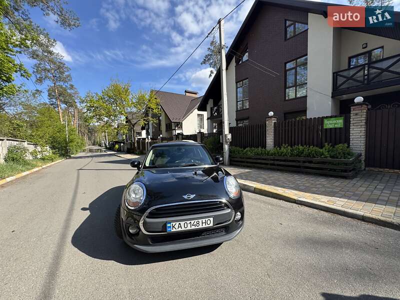 Хэтчбек MINI Hatch 2016 в Киеве