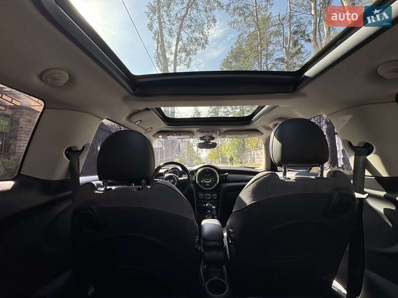 Хэтчбек MINI Hatch 2016 в Киеве