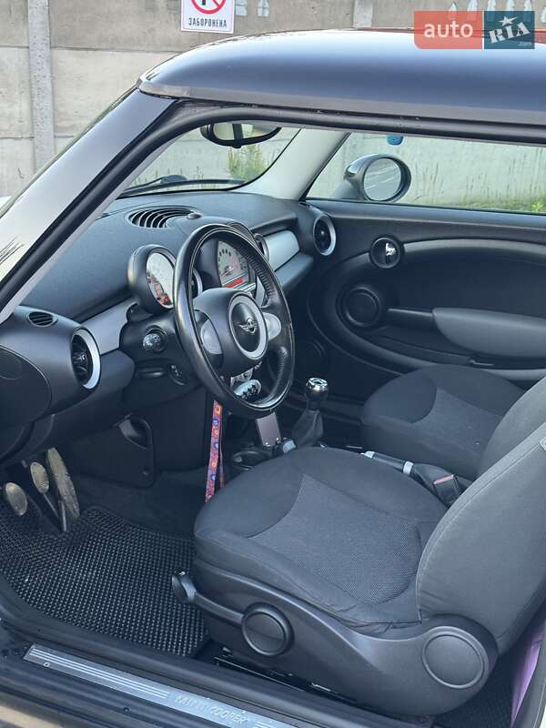 Хэтчбек MINI Hatch 2008 в Луцке