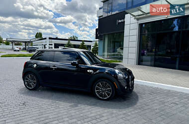 Хетчбек MINI Hatch 2019 в 