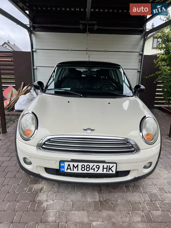 Хэтчбек MINI Hatch 2010 в 