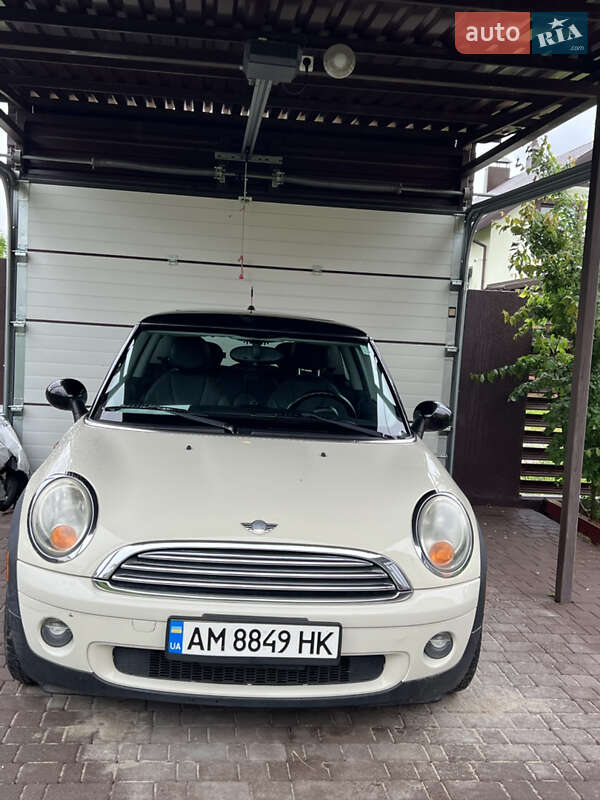 Хетчбек MINI Hatch 2010 в Житомирі