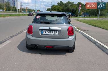 Хетчбек MINI Hatch 2015 в 