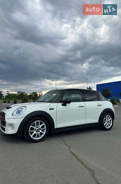 Хэтчбек MINI Hatch 2015 в 