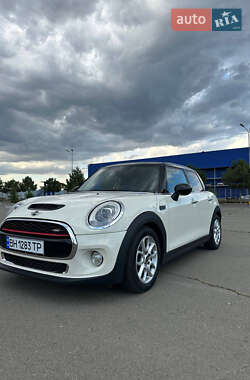 Хэтчбек MINI Hatch 2015 в 