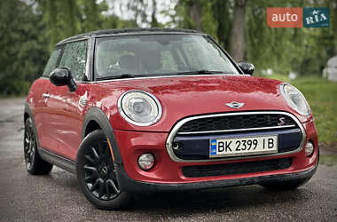 Хетчбек MINI Hatch 2015 в 