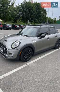 Хэтчбек MINI Hatch 2019 в Киеве Хэтчбек MINI Hatch 2019 в Киеве