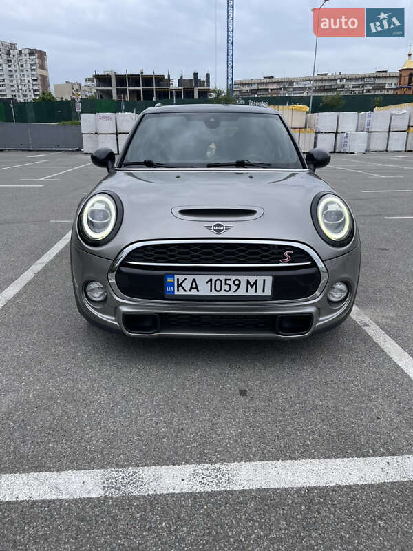 Хетчбек MINI Hatch 2019 в Києві