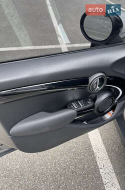 Хетчбек MINI Hatch 2019 в 