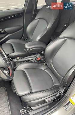 Хэтчбек MINI Hatch 2019 в Киеве