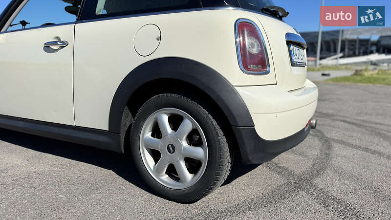Хетчбек MINI Hatch 2008 в Львові