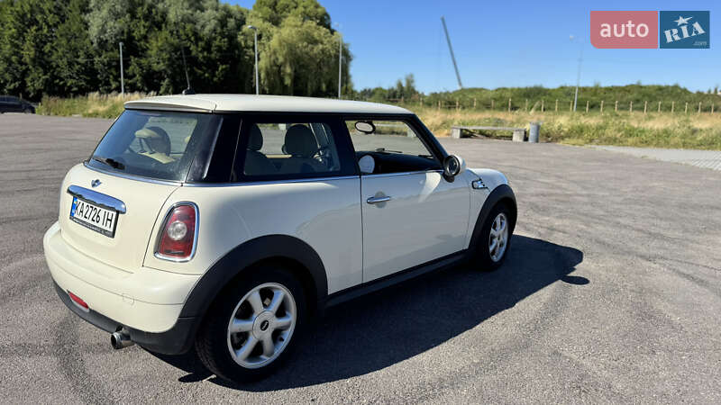 Хетчбек MINI Hatch 2008 в Львові