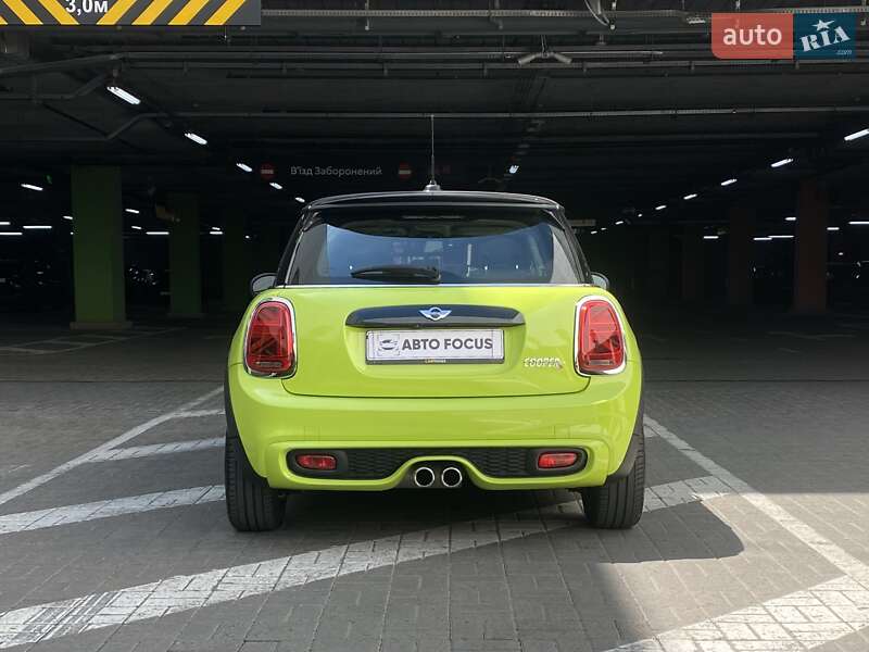 Хэтчбек MINI Hatch 2014 в Киеве
