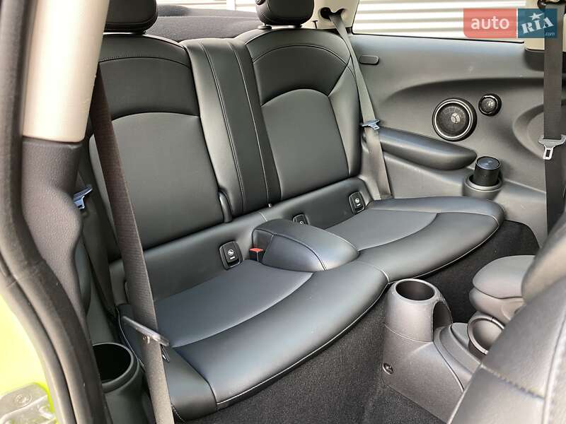 Хэтчбек MINI Hatch 2014 в Киеве