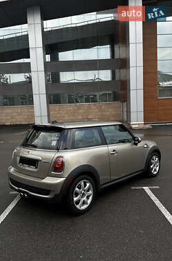 Хэтчбек MINI Hatch 2010 в 