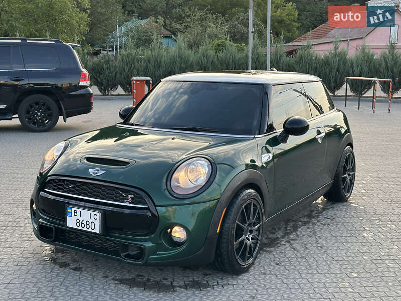 Хэтчбек MINI Hatch 2015 в Полтаве