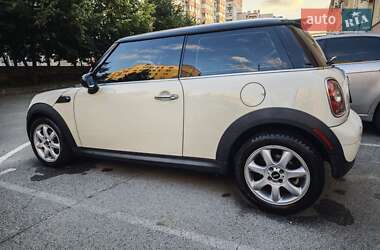 Хэтчбек MINI Hatch 2010 в 