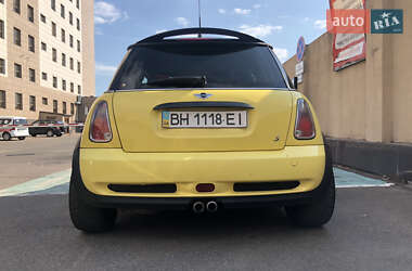 Хэтчбек MINI Hatch 2005 в 
