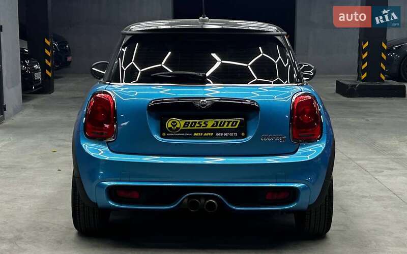 Хэтчбек MINI Hatch 2015 в Черновцах