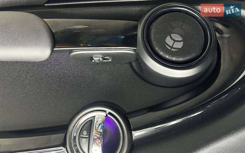 Хэтчбек MINI Hatch 2015 в Черновцах