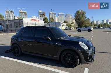 Хетчбек MINI Hatch 2015 в 